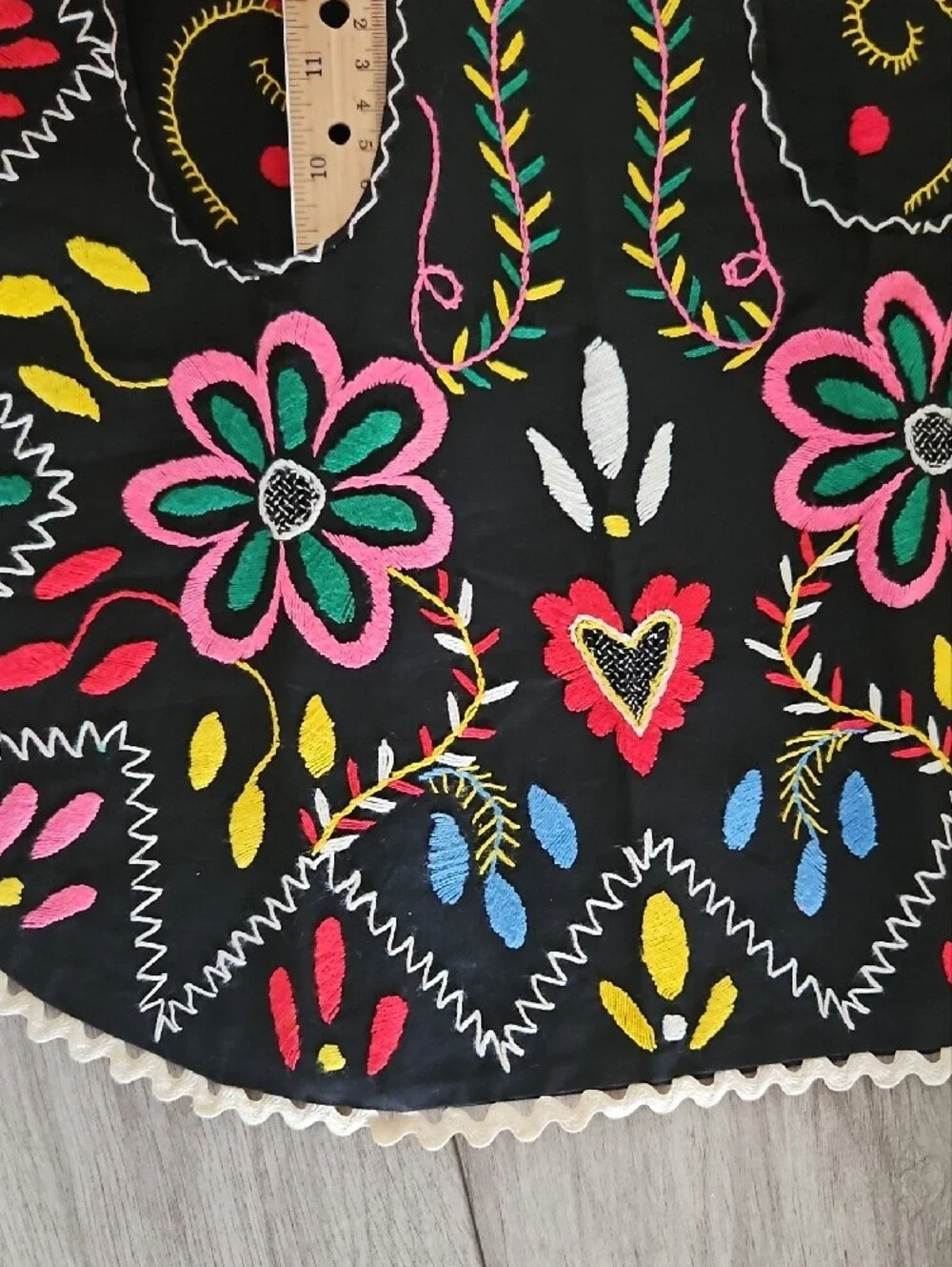 Portugal Embroidered Apron Pocket Colorful Floral Stitch Portuguese